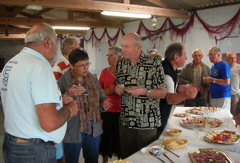 2012-06-27 12 Tous a l_apero.JPG